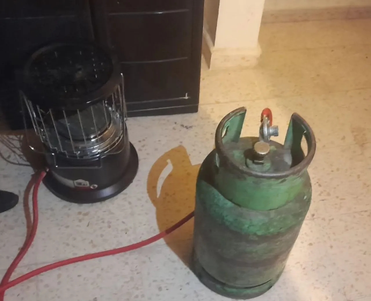 وفاة جديدة بسبب غاز المدفأة .. والتحفظ على 5000 مدفأة شموسة #عاجل