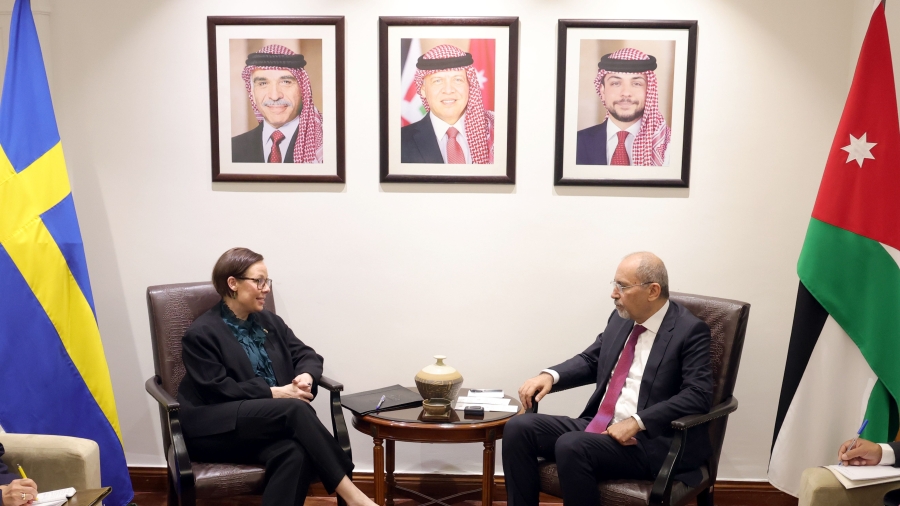 وزير الخارجية يلتقي نظيرته السويدية