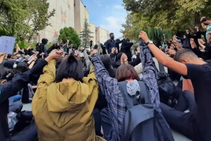 85 منظمة دولية تطالب بإحالة انتهاكات إيران الحقوقية إلى الجنائية الدولية