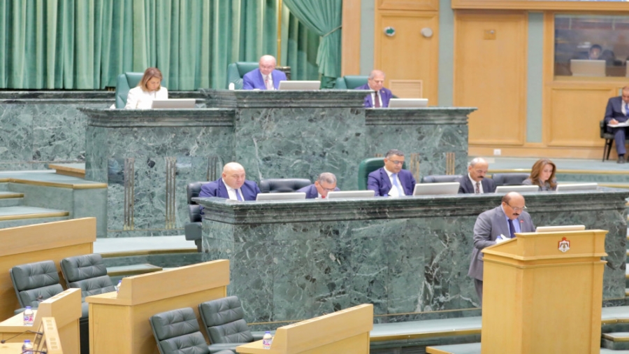 الأعيان يقر معدلي 