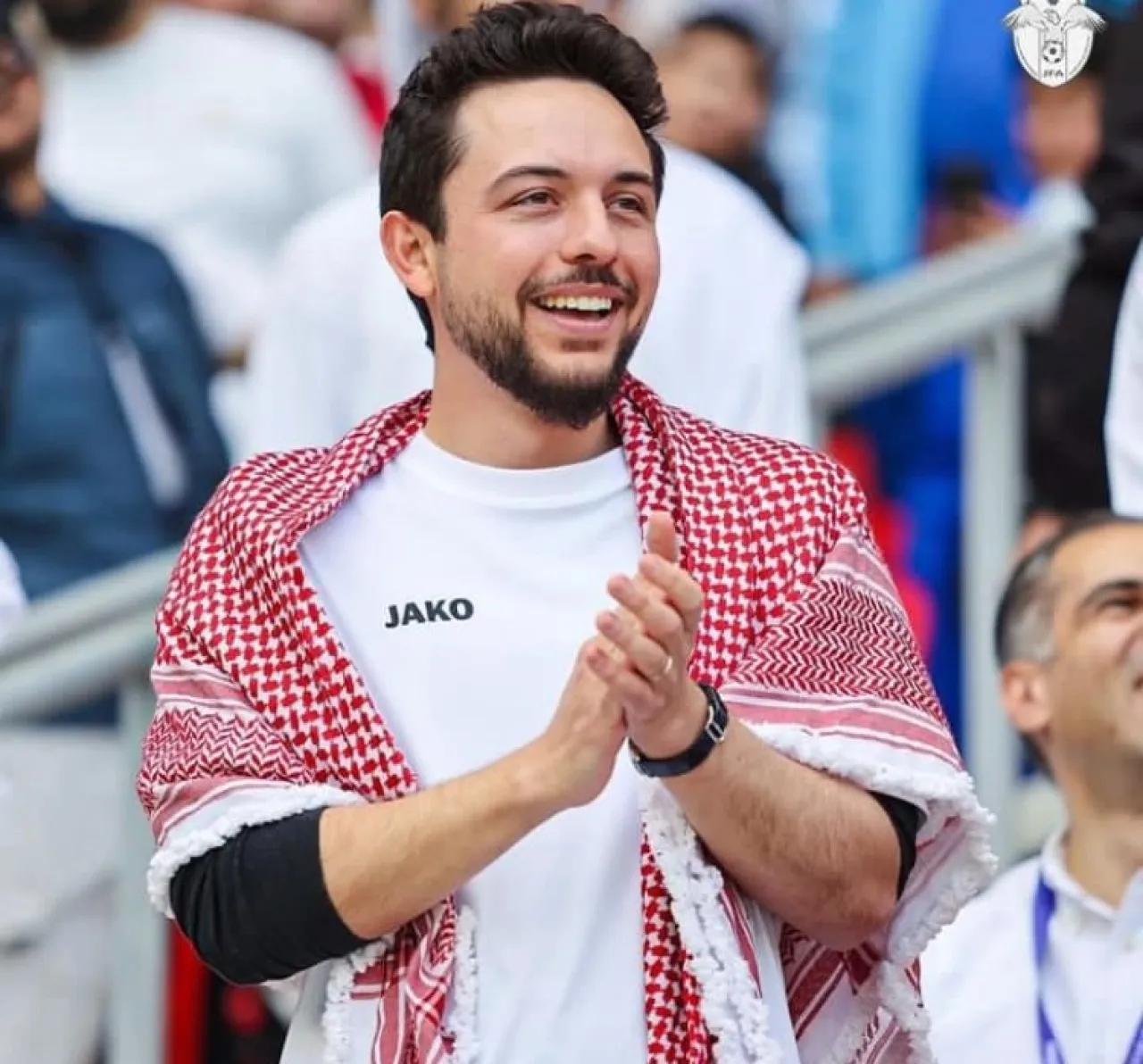 ولي العهد: جماهير الأردن مصدر قوة وعزيمة للنشامى