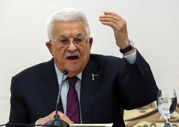 عباس: ضرورة الضغط على إسرائيل .. والتنفيذ العاجل لخطة ترامب