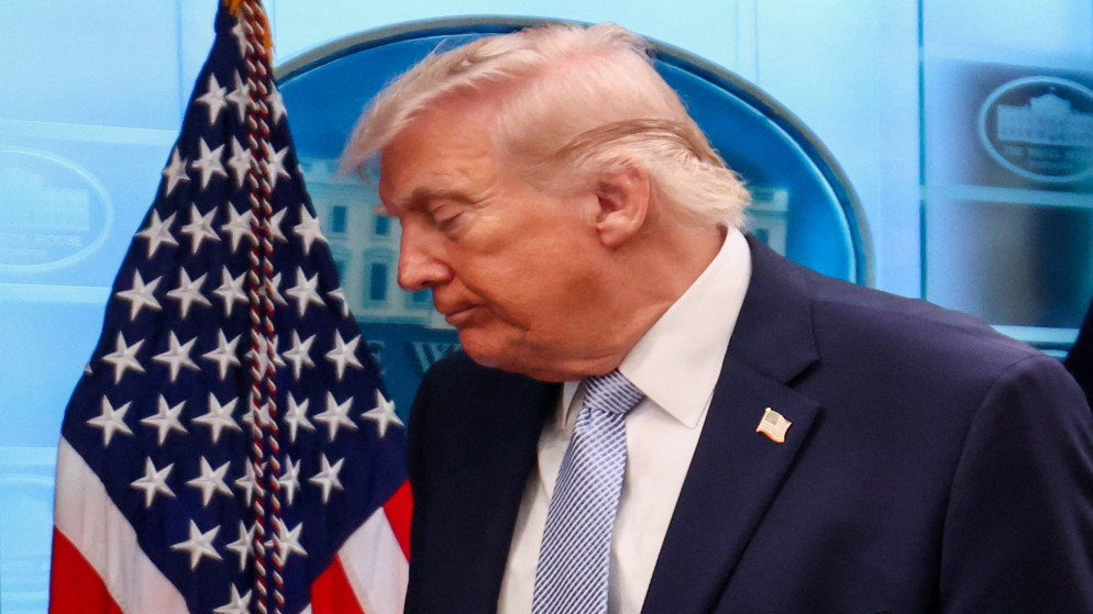 ترامب ينتقد الناتو بسبب إيران ويعيد إحياء قضية غرينلاند