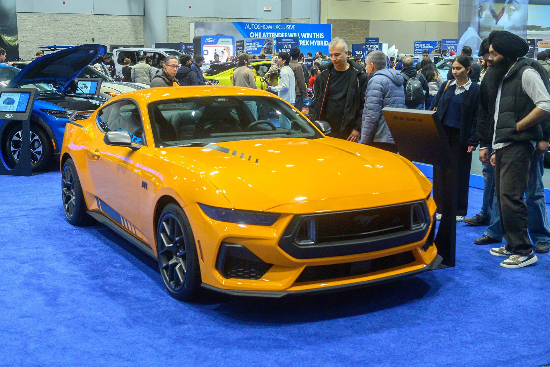 تغير اذواق مشتري السيارات: عودة الالوان الزاهية تتحدى هيمنة الابيض والاسود