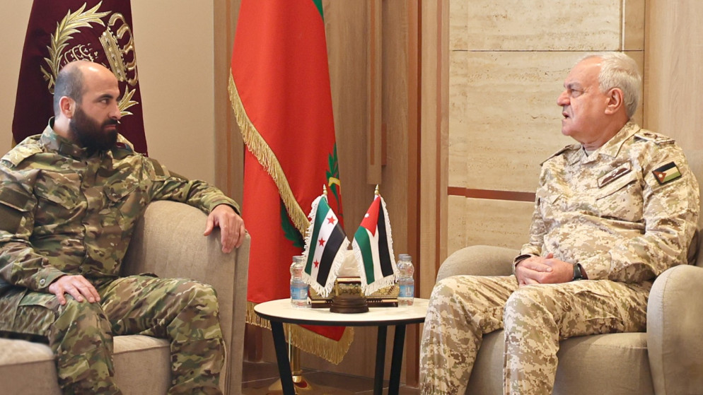 الحنيطي والنعسان يبحثان تعزيز التعاون العسكري بين الأردن وسوريا