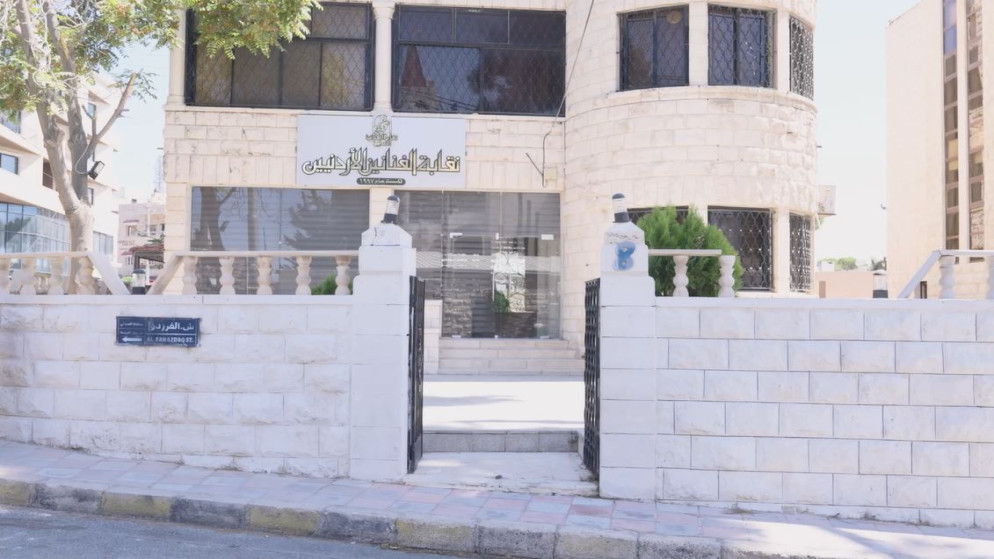 فنانون يؤكدون أهمية يوم العلم في تعزيز الهوية والانتماء الوطني