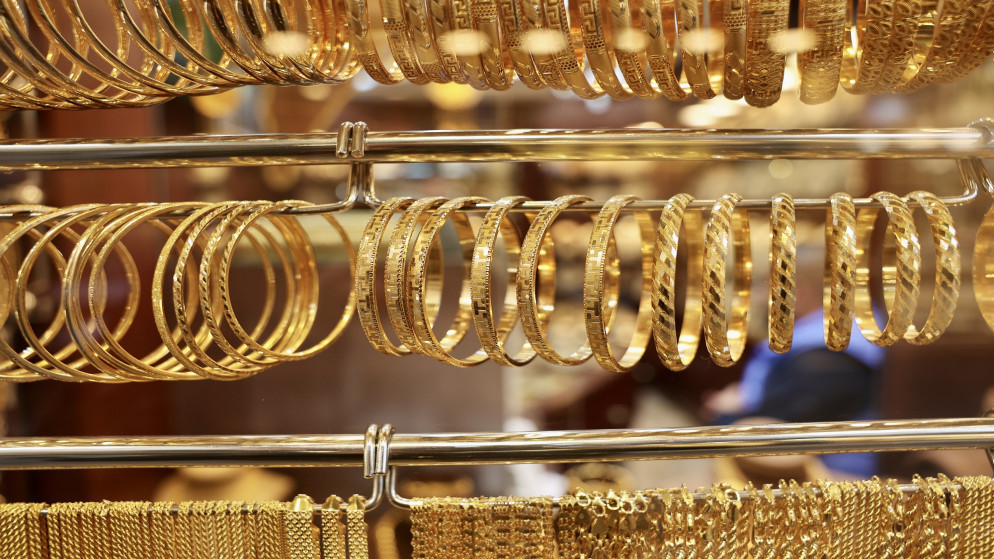 سعر الذهب عيار 21 في السوق المحلية يصل إلى 98.4 دينار