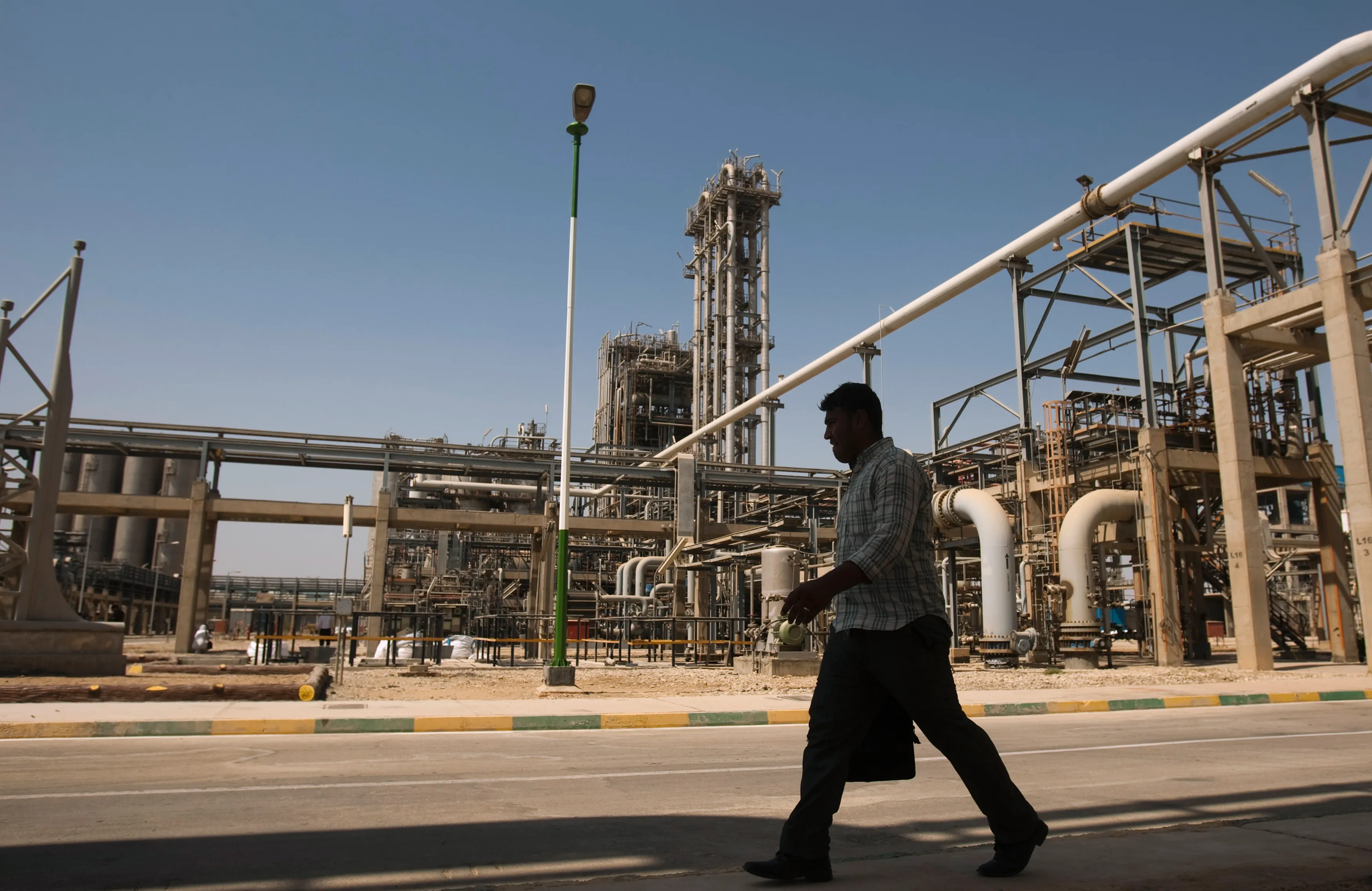 إيران توقف صادرات البتروكيماويات لتلبية احتياجات السوق المحلي