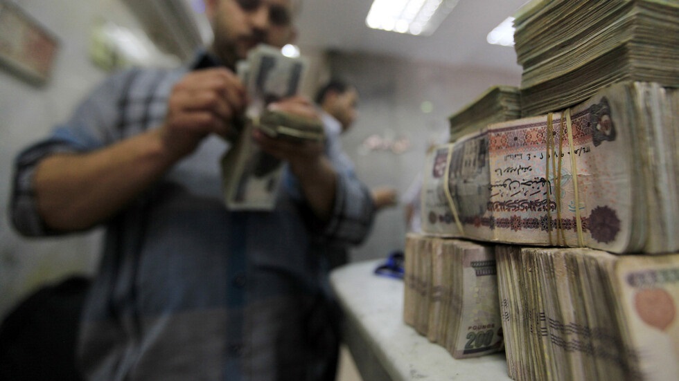 تحذيرات من احتيالات بنكية متطورة في مصر